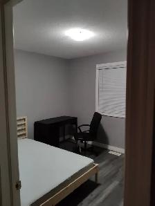 Furnished room for rent very close to Lambton College - Photo 4