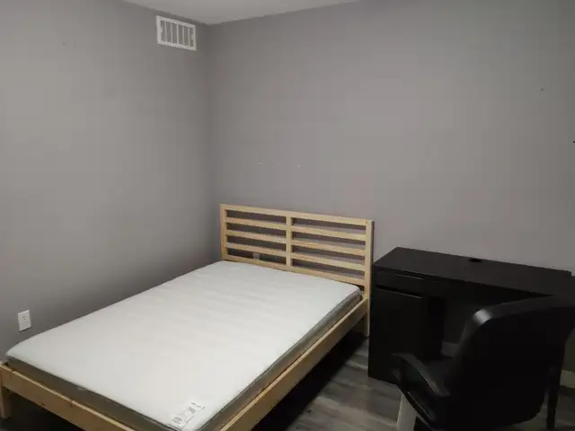 Furnished room for rent very close to Lambton College - Photo 5