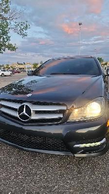 2013 Mercedes-Benz C250 Coupe - Photo 2
