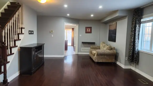 4 Bedrooms House for rent  – NORTH BRAMPTON - Photo 2