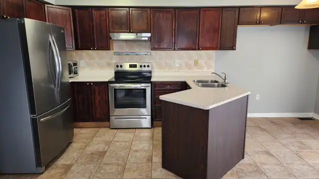 4 Bedrooms House for rent  – NORTH BRAMPTON - Photo 3