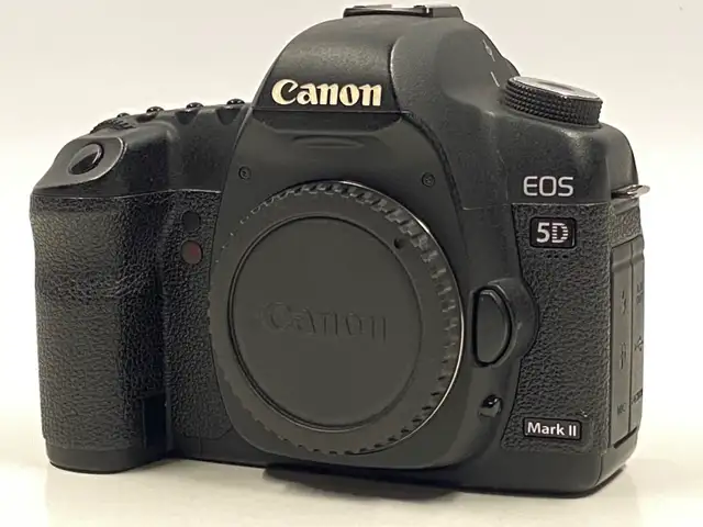 Canon EOS 5D Mark ii Digital DSLR Camera. Low Shutter Count