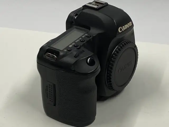 Canon EOS 5D Mark ii Digital DSLR Camera. Low Shutter Count - Photo 7