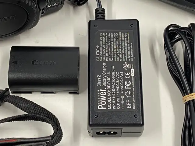 Canon EOS 5D Mark ii Digital DSLR Camera. Low Shutter Count - Photo 9