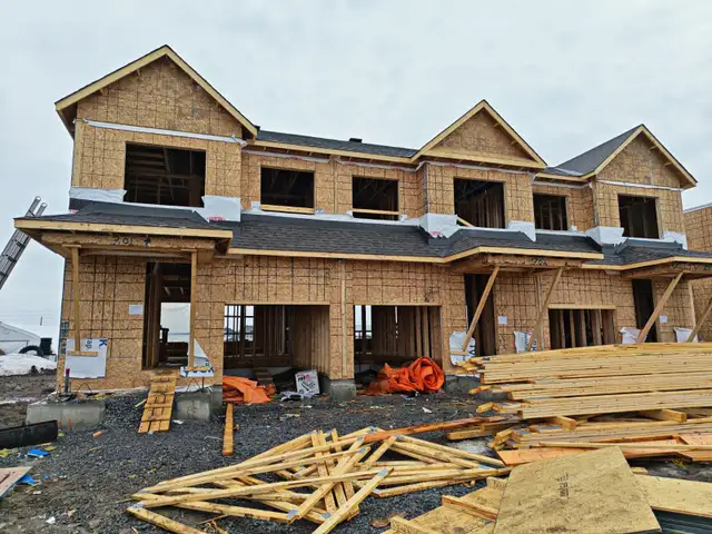 For Lease in Richmond | New End‑Unit Townhouse on Haflinger Row - Photo 2