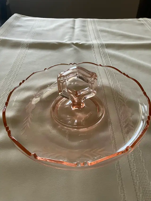 Vintage pink glass serving trays - Photo 4