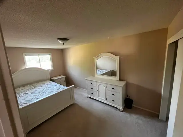 WOW. Reasonable Rates for Brock or Niagara Students. - Photo 7