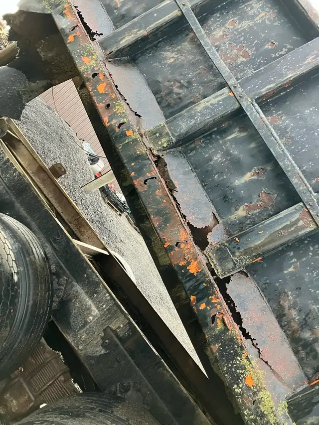 Dump trailer for farm use - Photo 6