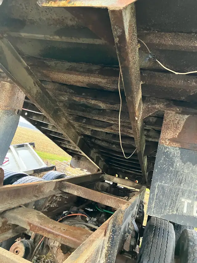 Dump trailer for farm use - Photo 7