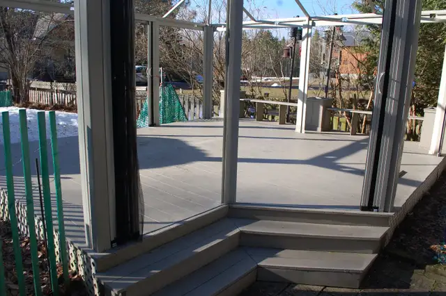 Planches de plastique recyclée 16' (sans entretien)