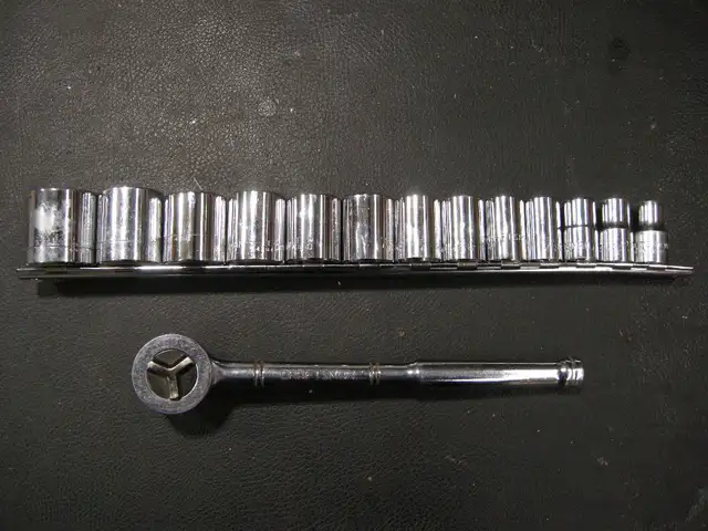 Craftsmen ½" Socket Set (Complete 14 Piece) - Photo 2