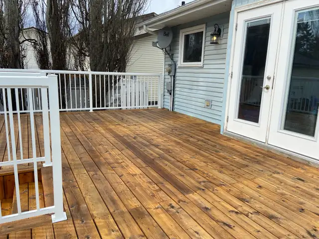 Deck & Fence staining - Photo 3