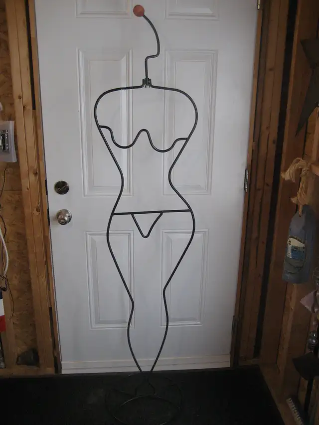 Metal mannequin form