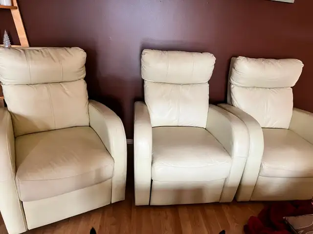 6 LeatherRecliner Theatre Chairs-$200.00