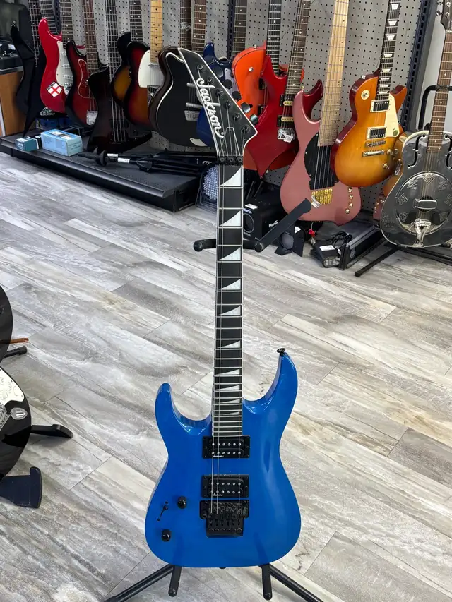 Jackson JS32 Dinky Arc Electric Guitar