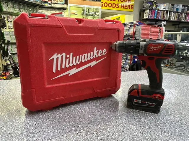 Milwaukee 2607 Hammer Drill 5AH.and 2AH Battery and charger