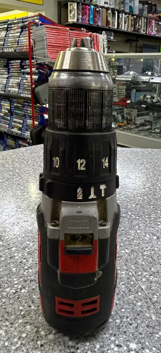 Milwaukee 2607 Hammer Drill 5AH.and 2AH Battery and charger - Photo 5