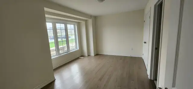 Studio   1 Bed Unit w/ 2 Baths – Kennedy & Mayfield