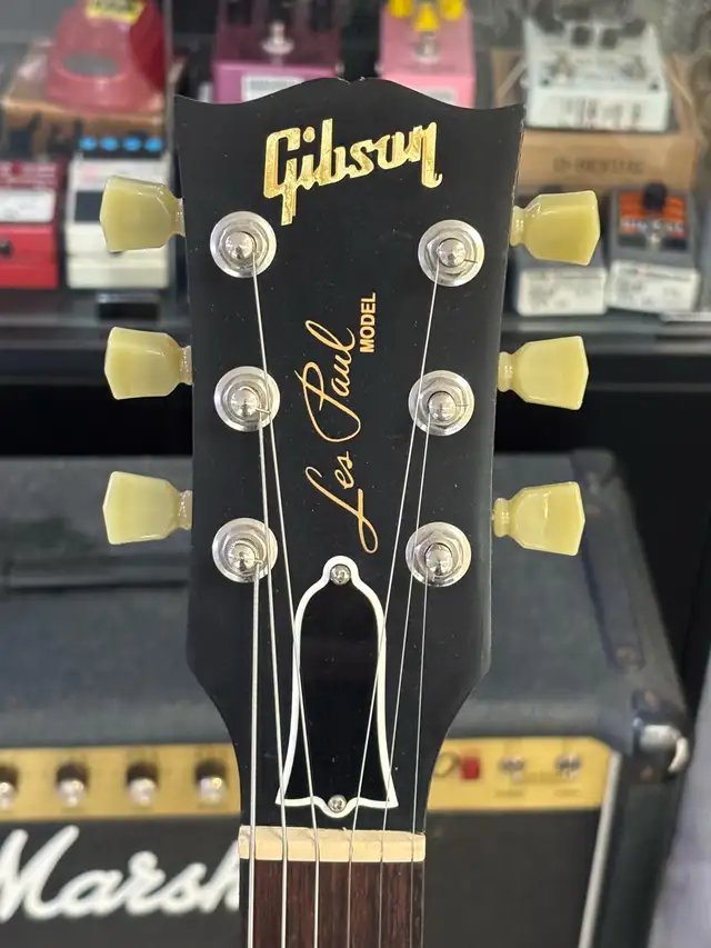 Gibson Les Paul Tribute 2012 Honeyburst Electric Guitar - Photo 2