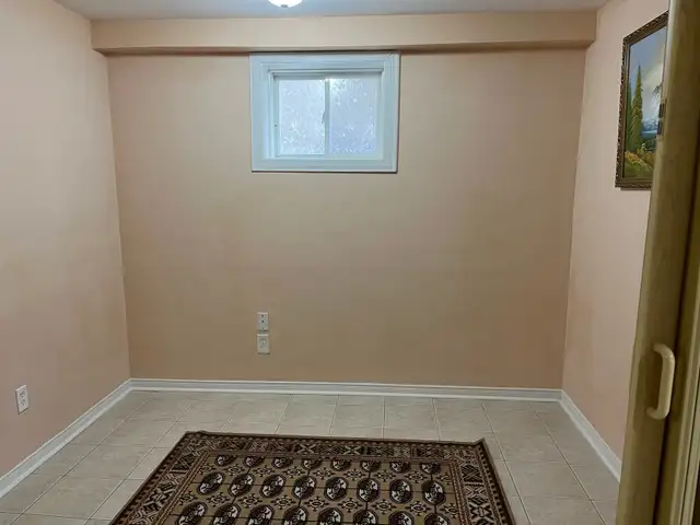 furnished 1 bed basement - Photo 4