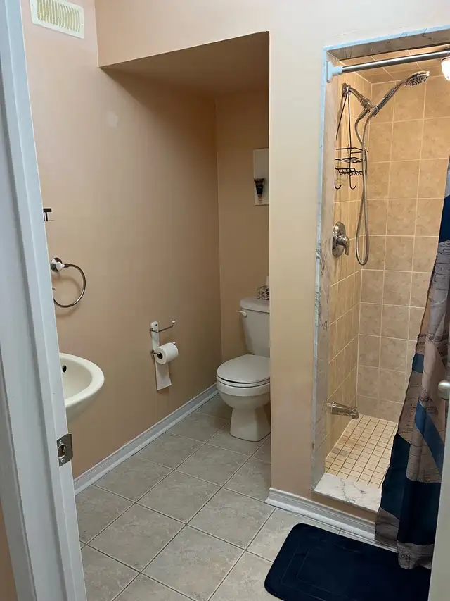 furnished 1 bed basement - Photo 7