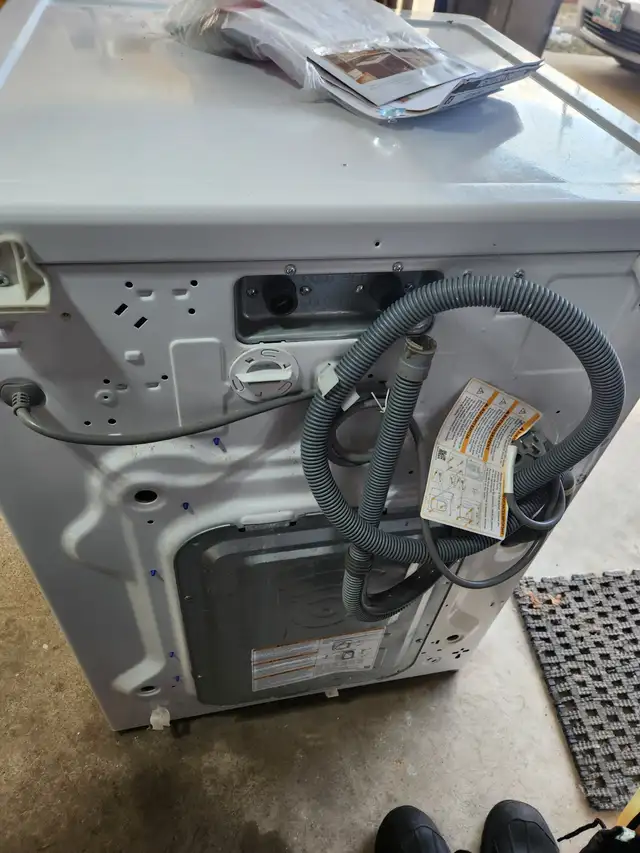 LG Washer Front Loading - Photo 3