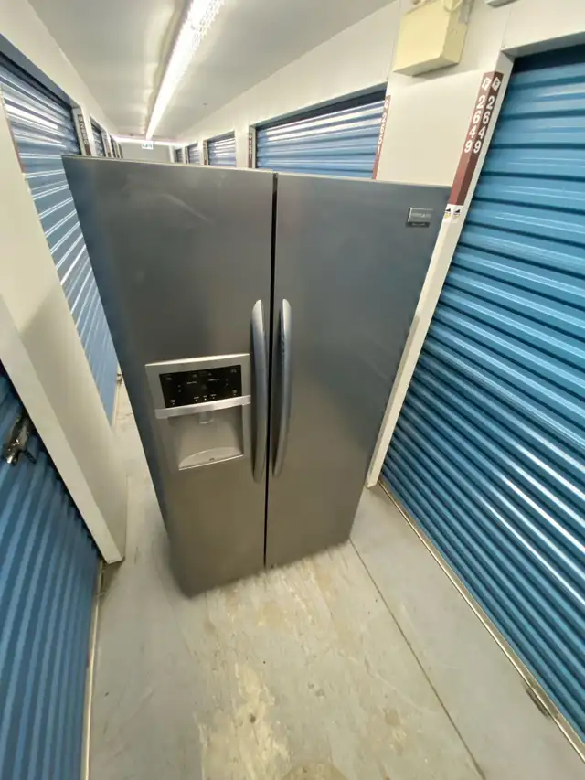 STAINLESS STEEL REFRIGERATOR - Photo 5