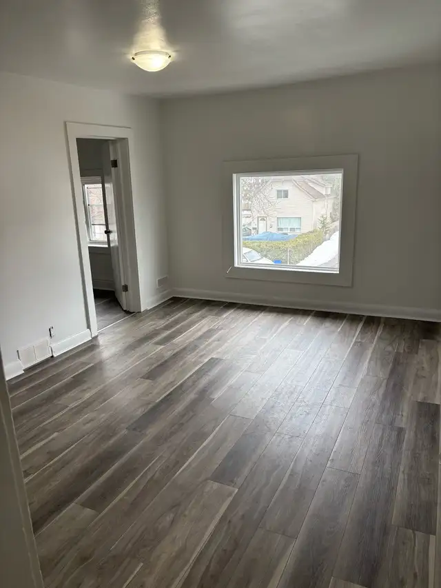 Second floor unit on Morin Street, Sudbury - Photo 2