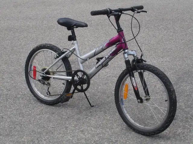 OUTGROWN GIRL'S 20' SUPERCYCLE IMPULSE 6 SPD WITH SUSPENSION!