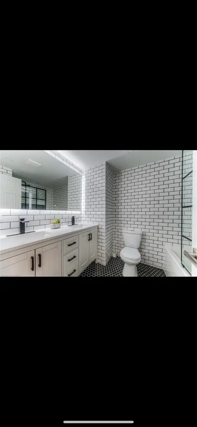 Beautiful 3 beds, 1 washroom for rent! - Photo 5