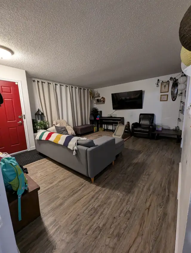 4-bed house, 2-bath with detached garage