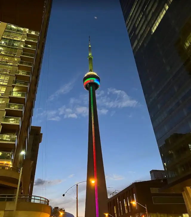 Modern Private Room w/ Balcony View | Downtown Toronto - Photo 7