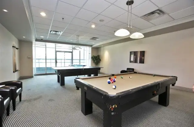 Modern Private Room w/ Balcony View | Downtown Toronto - Photo 8