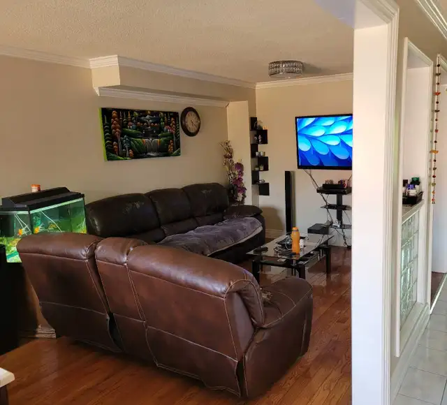 Master bedroom in Heartland Mississauga - Photo 5