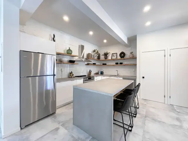 Modern 1 Bed 1 Bath Wortley