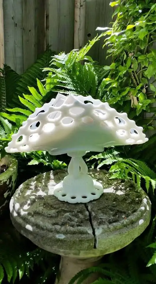 Vintage Milk Glass Pedestal Bowl Vase - Photo 3