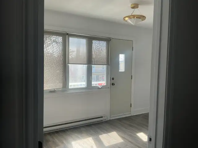 À louer 4 1/2 Renové propre Disponible immédiatement - Photo 4