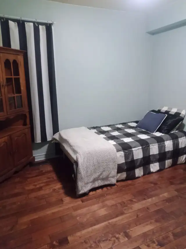 ONE BEDROOM ROOM TO RENT IN 2 BEDROOM HOUSE