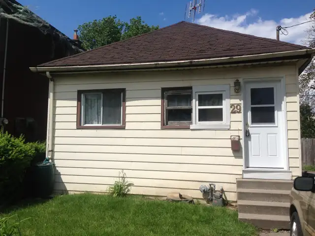 ONE BEDROOM ROOM TO RENT IN 2 BEDROOM HOUSE - Photo 4