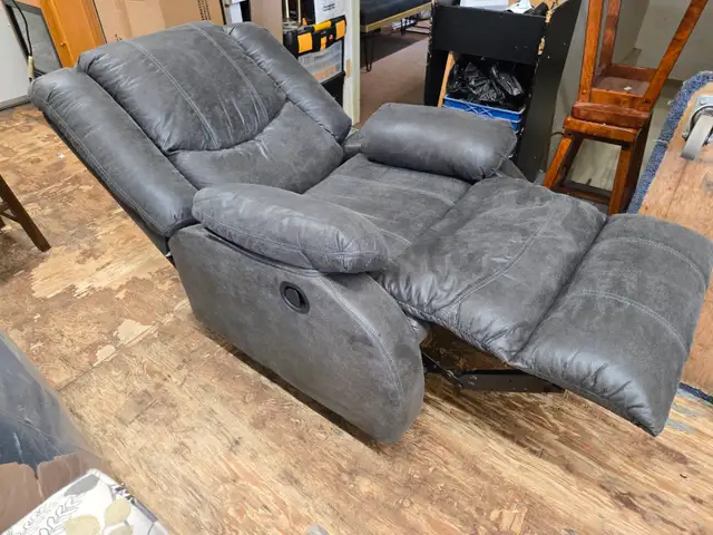 Bladewood Slate Grey Recliner - Photo 3