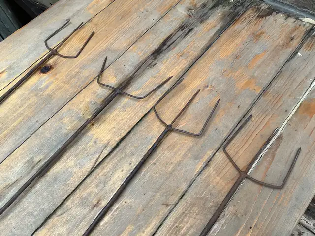 4 Vintage 4 Foot Fire Pit Tongs ! - Photo 5