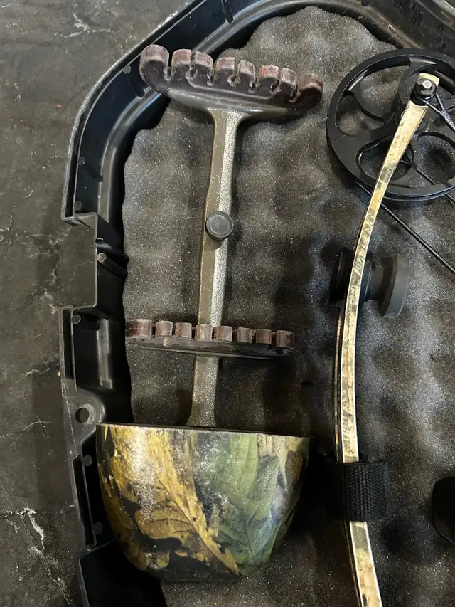 Hoyt ZR200 compound bow - Photo 4