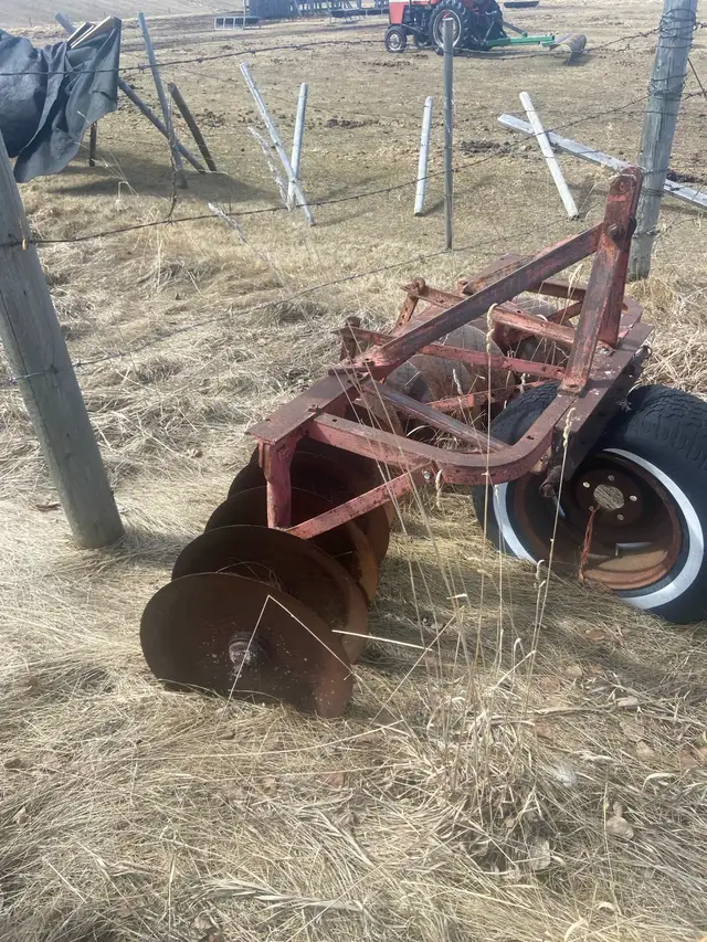 Antique mower - Photo 2