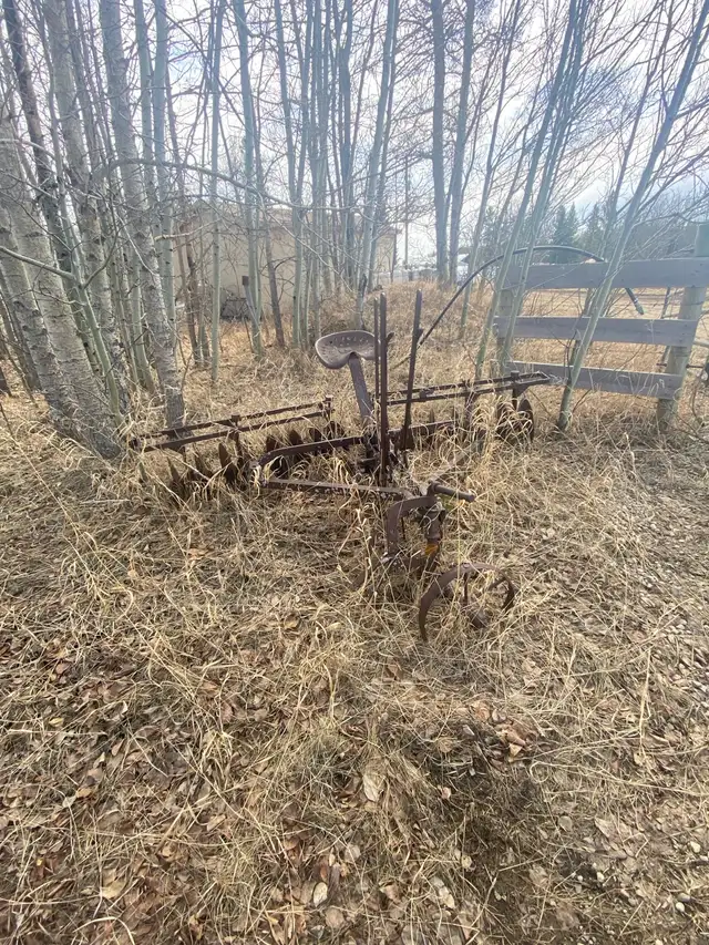 Antique mower - Photo 3