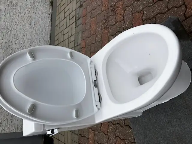 one piece toilet - Photo 2