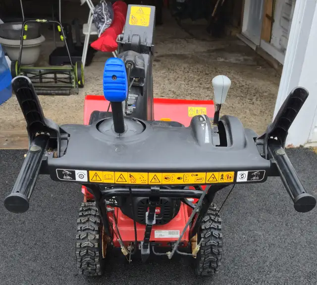 Toro Power Max 826 OE Snowblower - Photo 2