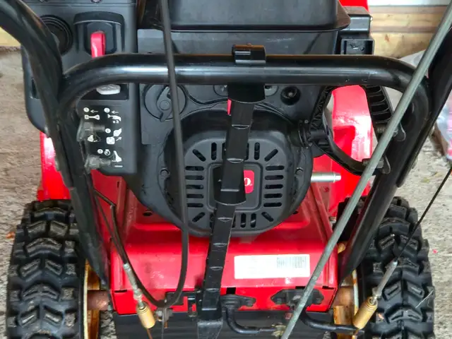 Toro Power Max 826 OE Snowblower - Photo 7