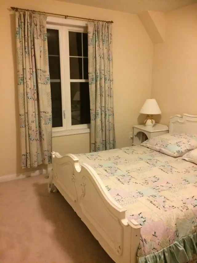 Spacious room for Rent at Derry Road & Scott Blvd in Milton - Photo 4