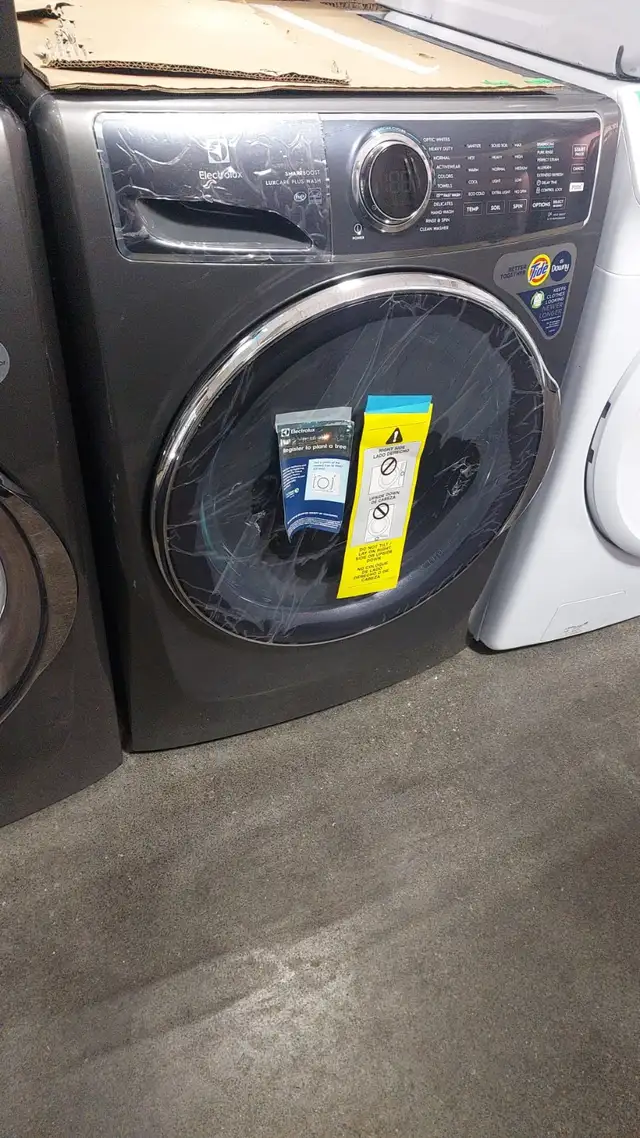 Washer - Electrolux 5.2 Cu Ft ELFW7637AT2 - Front Load - New