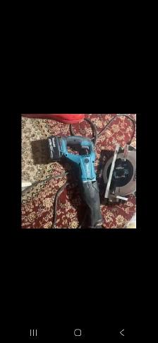 Makita reciprocating saw battery and saw
